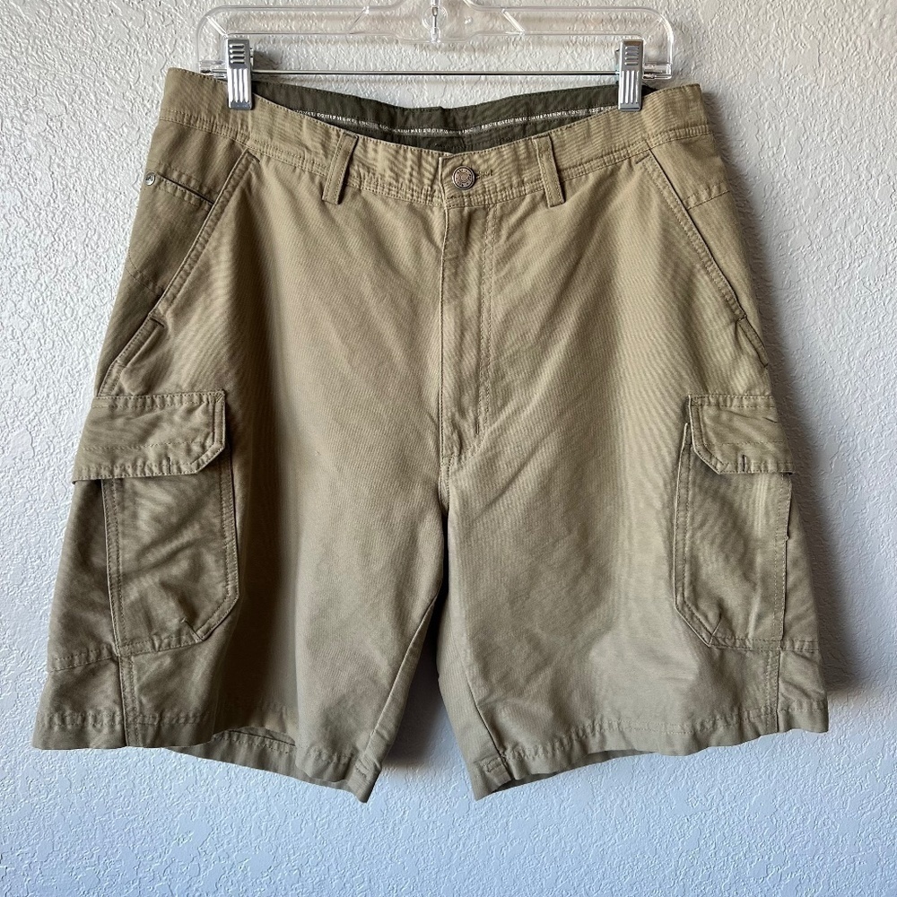 REI men’s size 34 cargo shorts